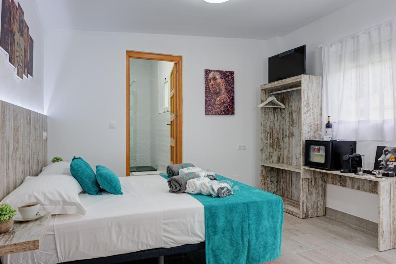 Villa Mamba By Seric,15' Walking To The Beach Torremolinos Eksteriør billede